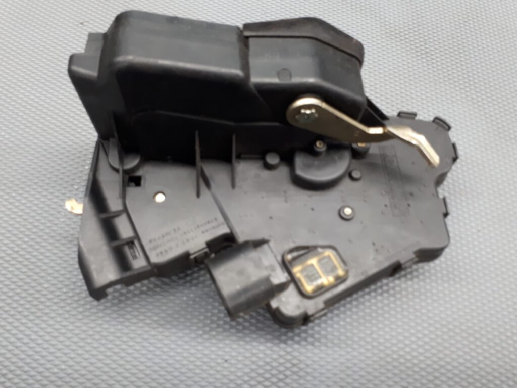 8196034 zamek drzwi prawy tyl bmw e46