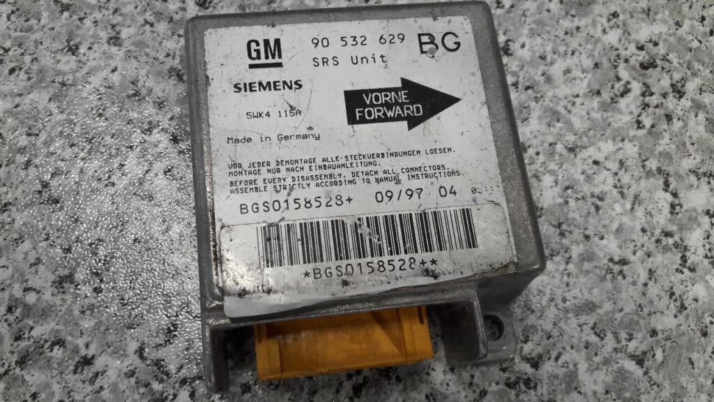 90532629sensor airbag OPEL TIGRA A 1997R