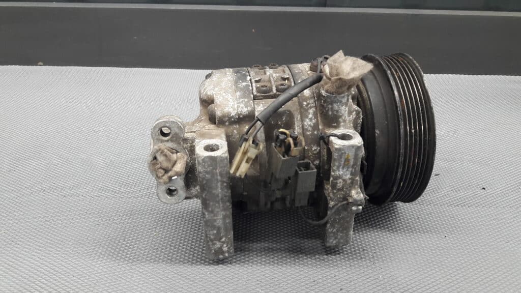 92600-5F800 kompresor klimatyzacji  NISSAN MICRA K11 1.3