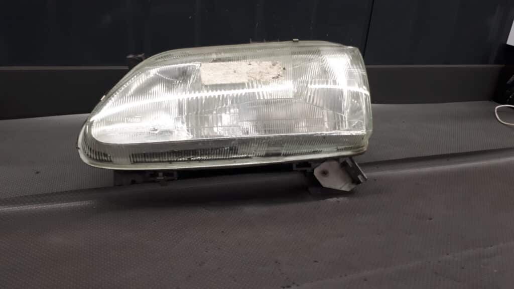 Reflektor lewy Renault Megane I 98R valeo