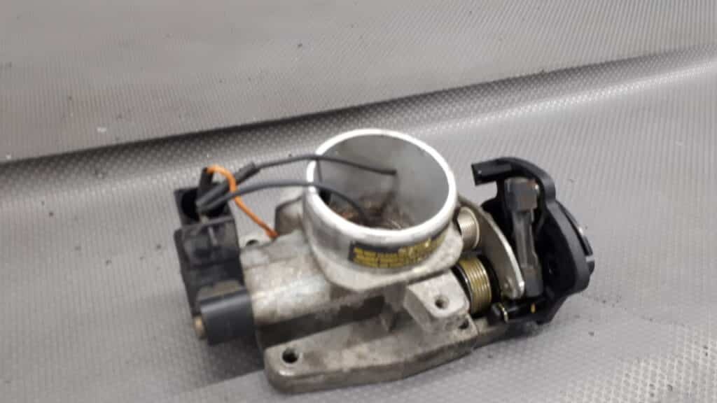 95bf9b989 przepustnica ford ka 1.3