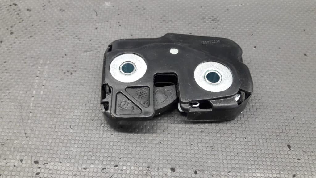 155052336 zamek fotela Mercedes