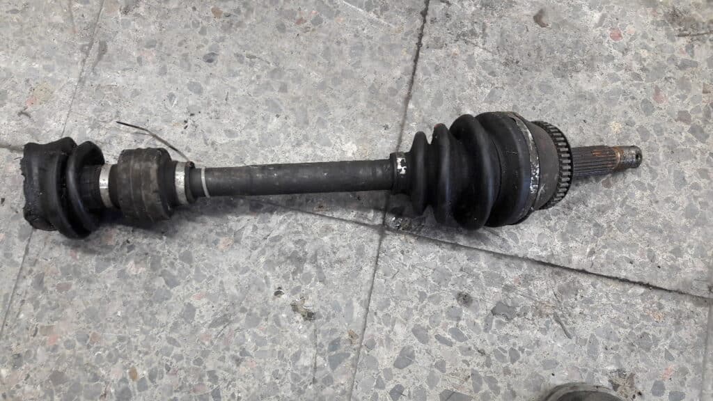 Półoś prawy przód Hyundai Getz 1,4 1,6 25 zęby