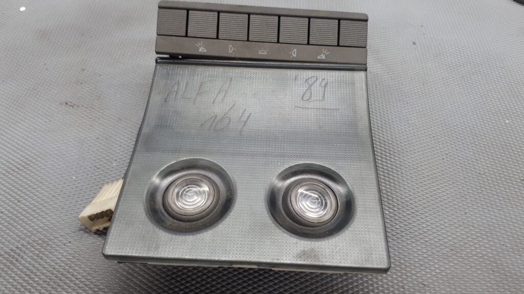 164004202601 oswietlenie kabiny alfa romeo 164