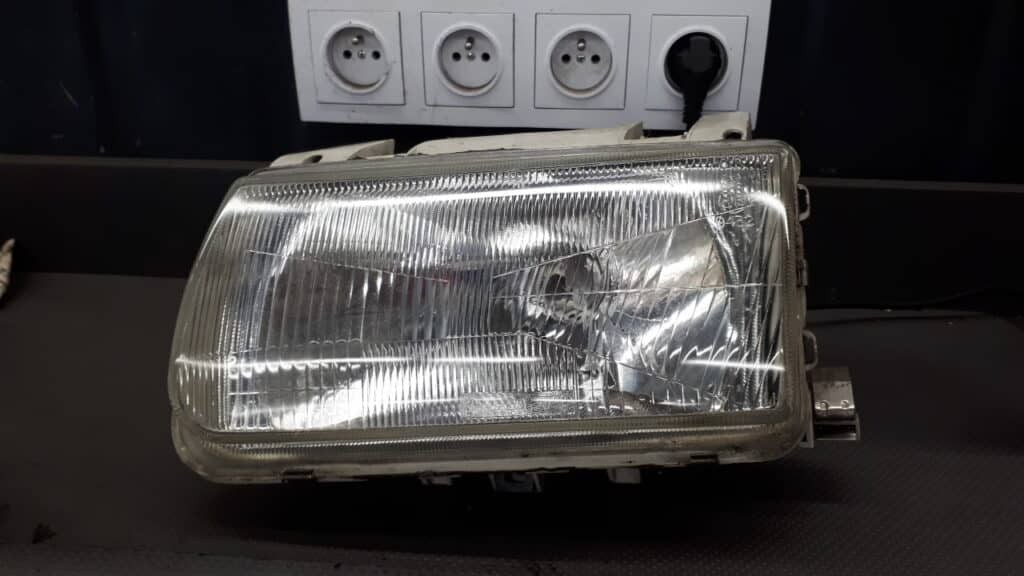 20-3732B reflektor lewy vw polo IV 91r