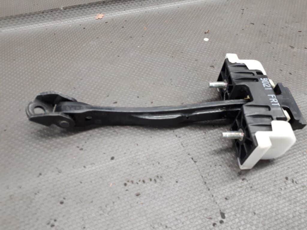 13229021 ogranicznik drzwi prawy przod opel insignia