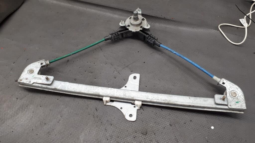 mechanizm szyby prawy tyl opel agila a