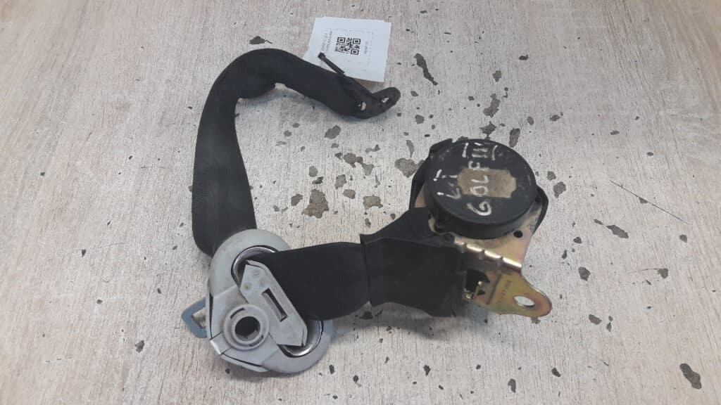 1J6857805F pas bezpieczenstwa  lewy tyl VW Golf IV