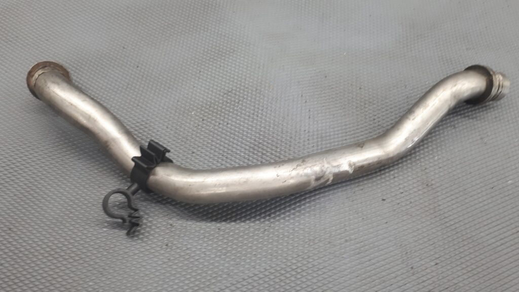 07Z103466E rurka odmy vw touareg 5.0