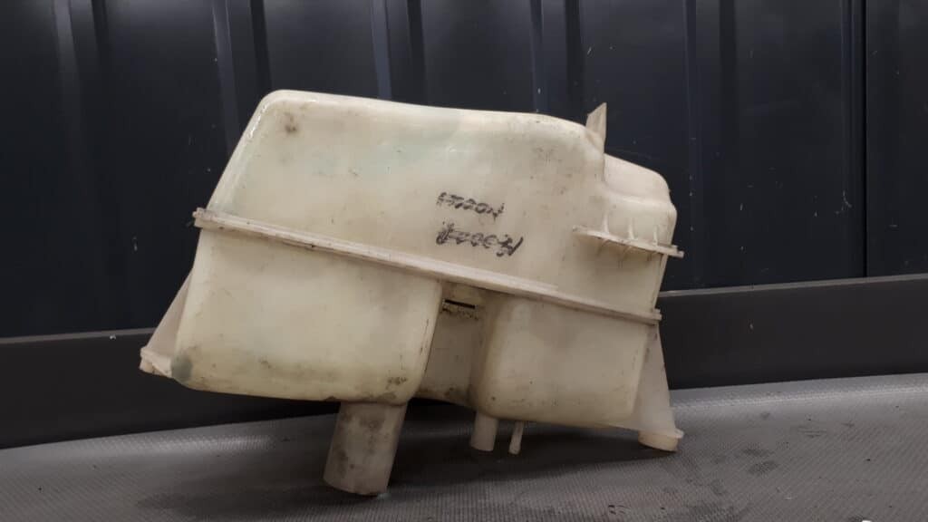 9190692 zbiornik spryskiwaczy VOLVO C90 99r