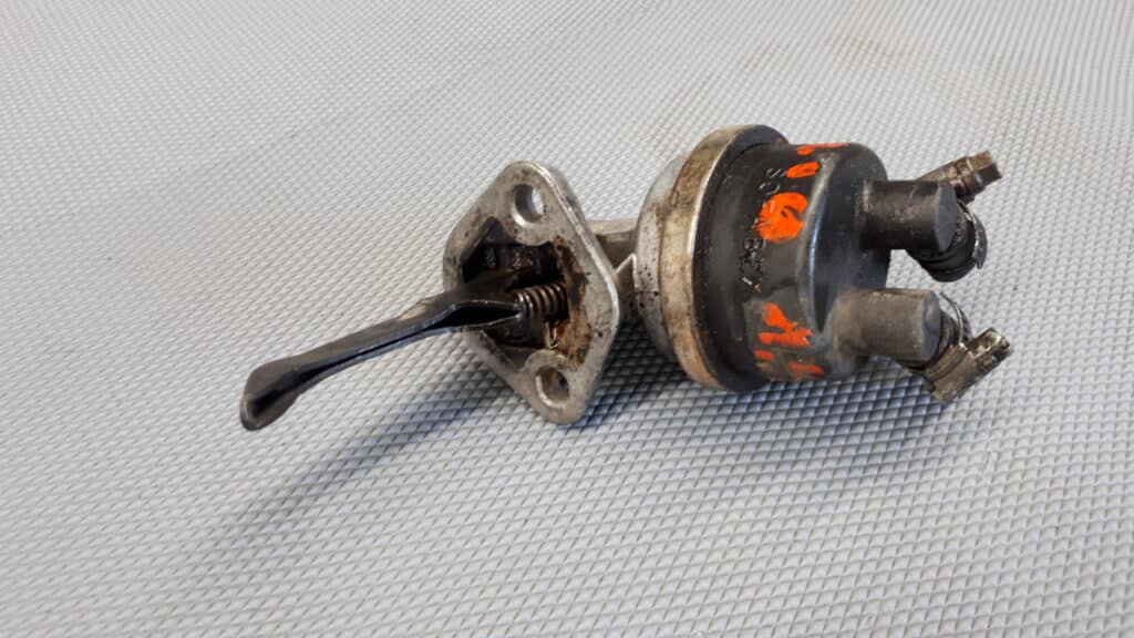 pompa mechaniczna paliwa RENAULT CLIO