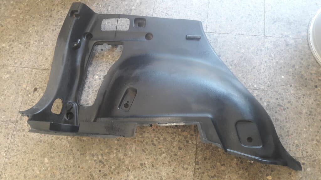 64740-42050 lewy boczek bagaznika toyota rav 4
