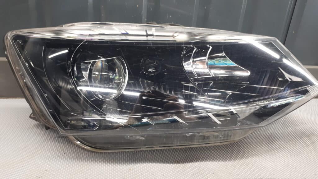6v1941016b lampa prawy przod skoda fabia III