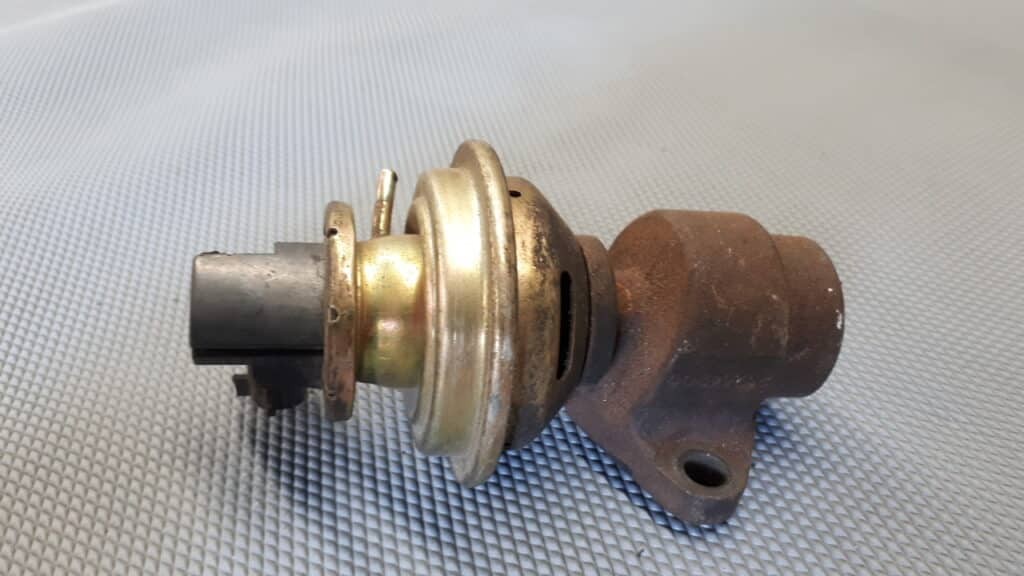96FF-9D475-BD Zawor egr ford courier fiesta mk4