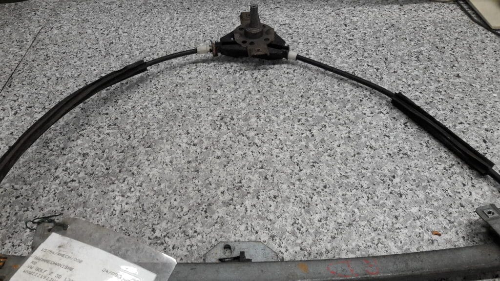 191837402B mechanizm szyby prawy przod vw golf II