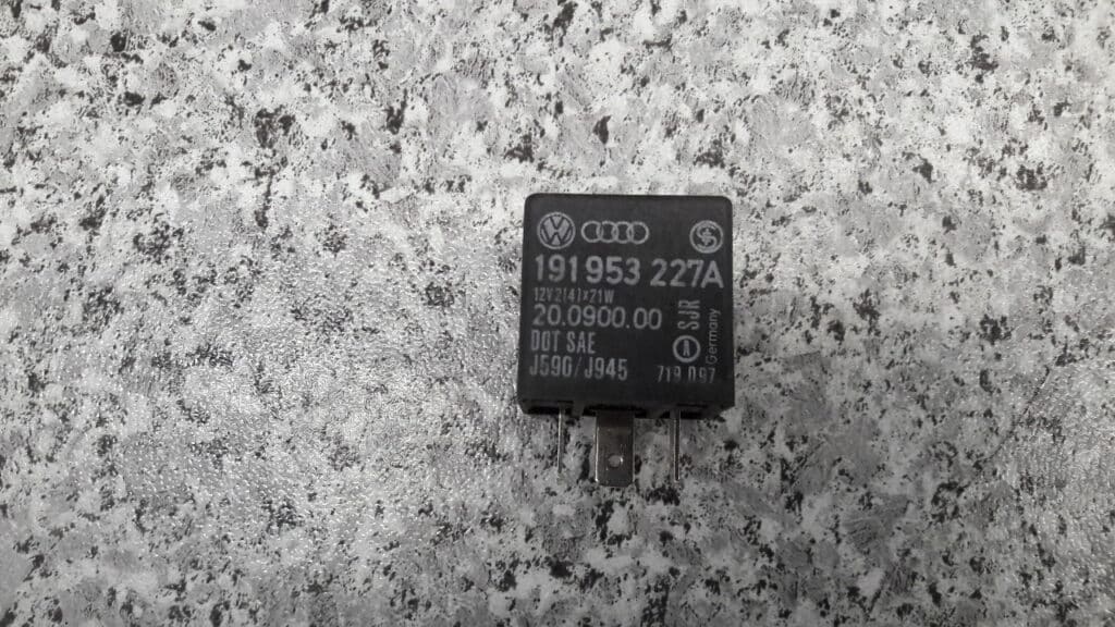 191953227A przekaznik audi 80 B3 B4 VW PASSAT B3