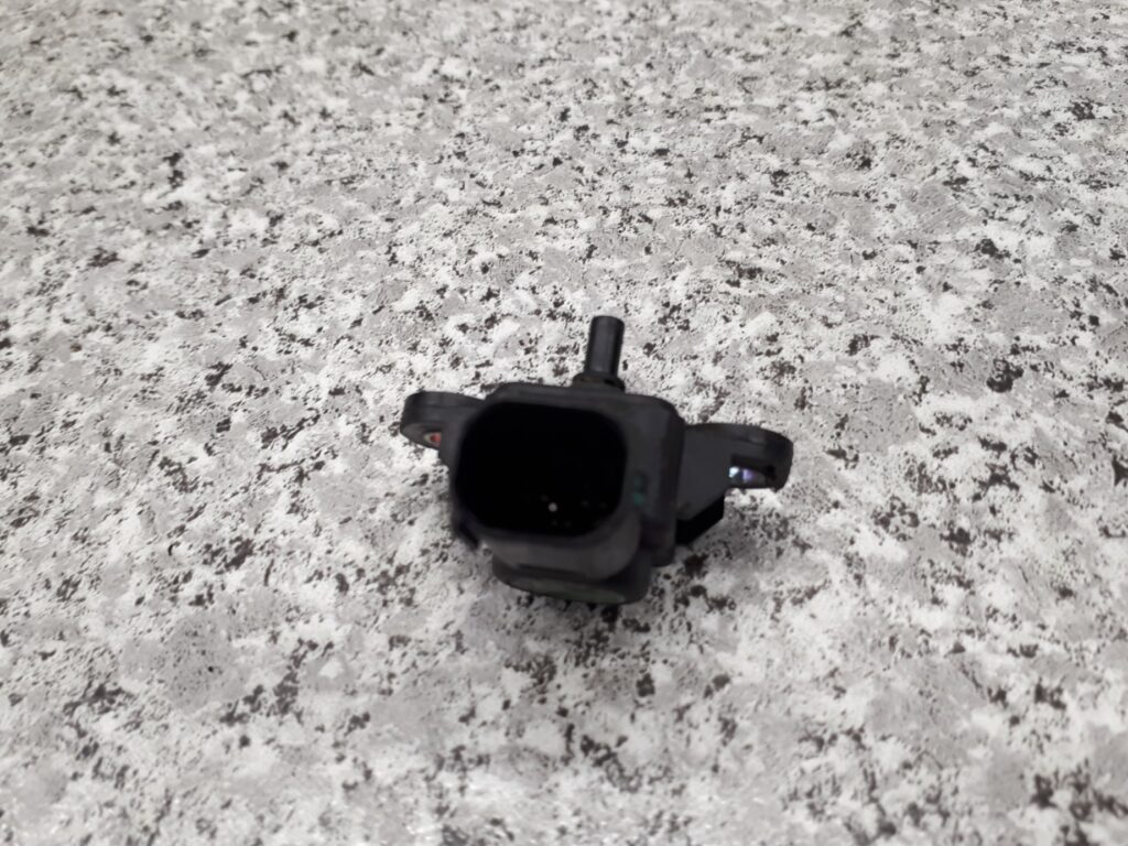 8D9827777B klamka klapy bagażnika lewy  Audi A3 8L