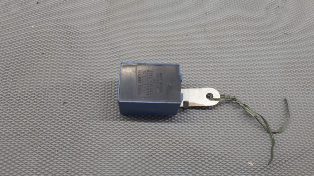 85940-12070 przekaznik wycieraczek toyota carolla