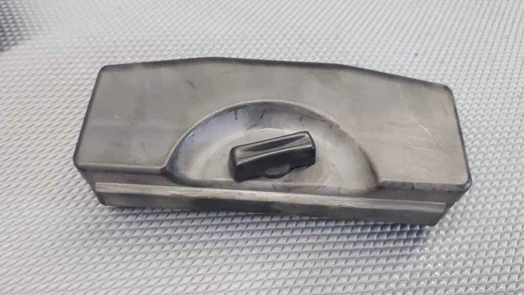 8g0860285 uchwyt mocowanie trojkata passat b5
