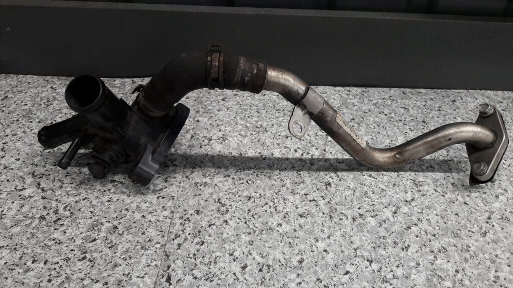 565563897 rura przewód wody Opel Astra Mokka Zafira