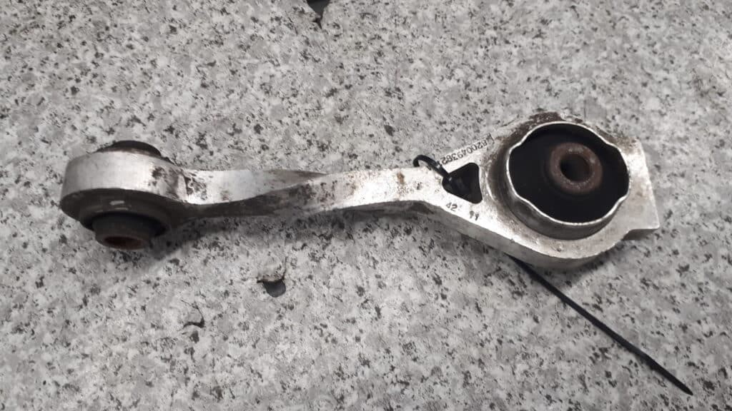 8200493821a lapa poduszka silnika renault megane I 1.9dt