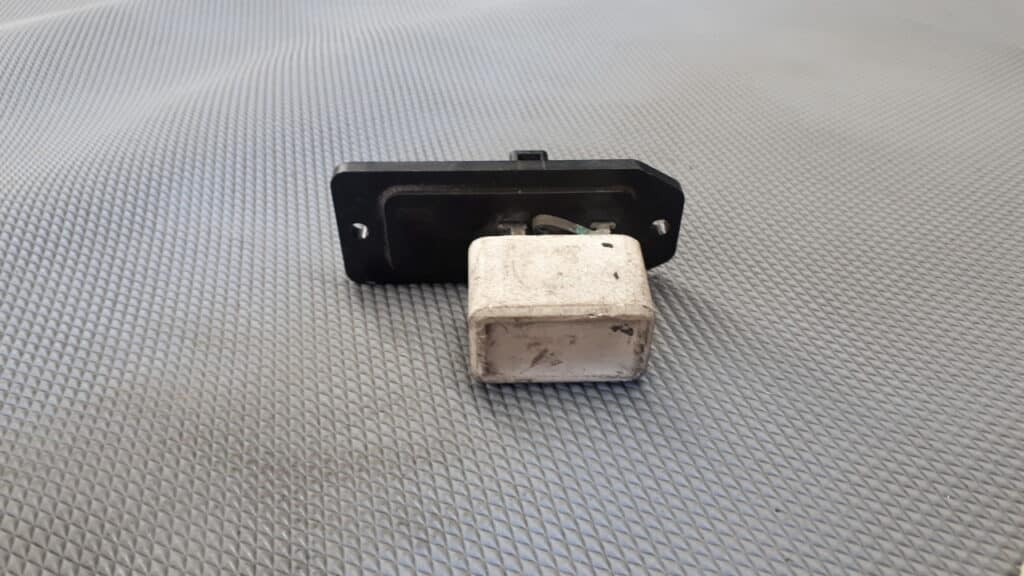 Rezystor proton 400 1.3 99r