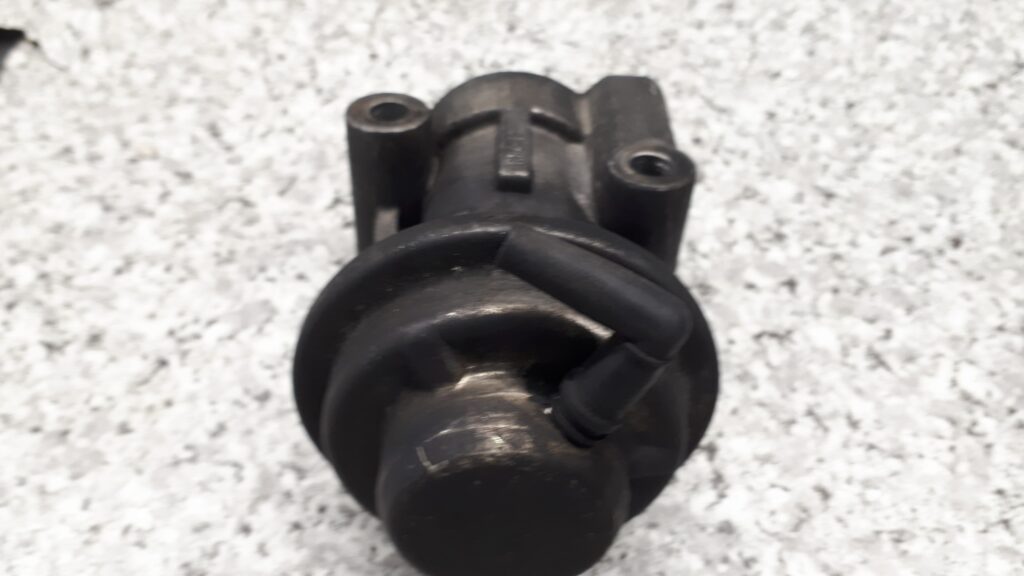 R84-L1000 zawór egr VOYAGER CHEROKEE 2.5 TD K