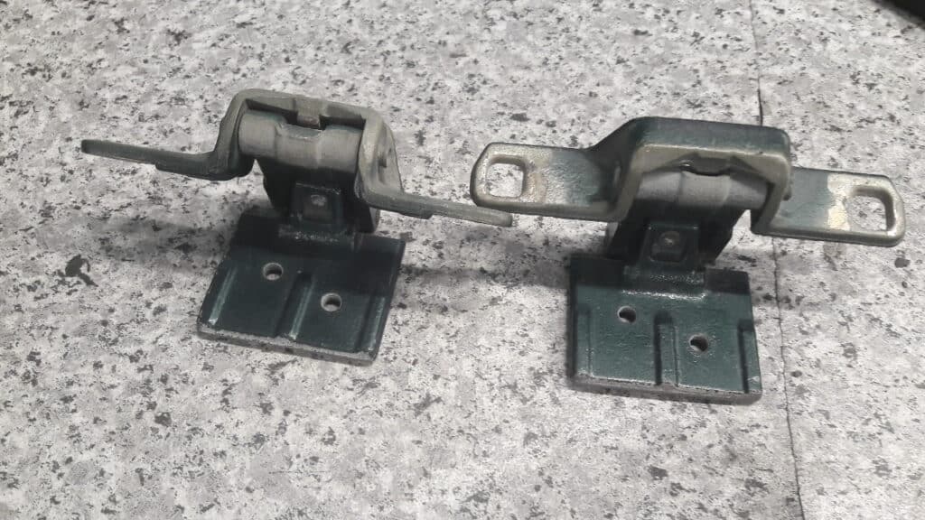 zawiasy klapy bagaznika bmw e36 kombi