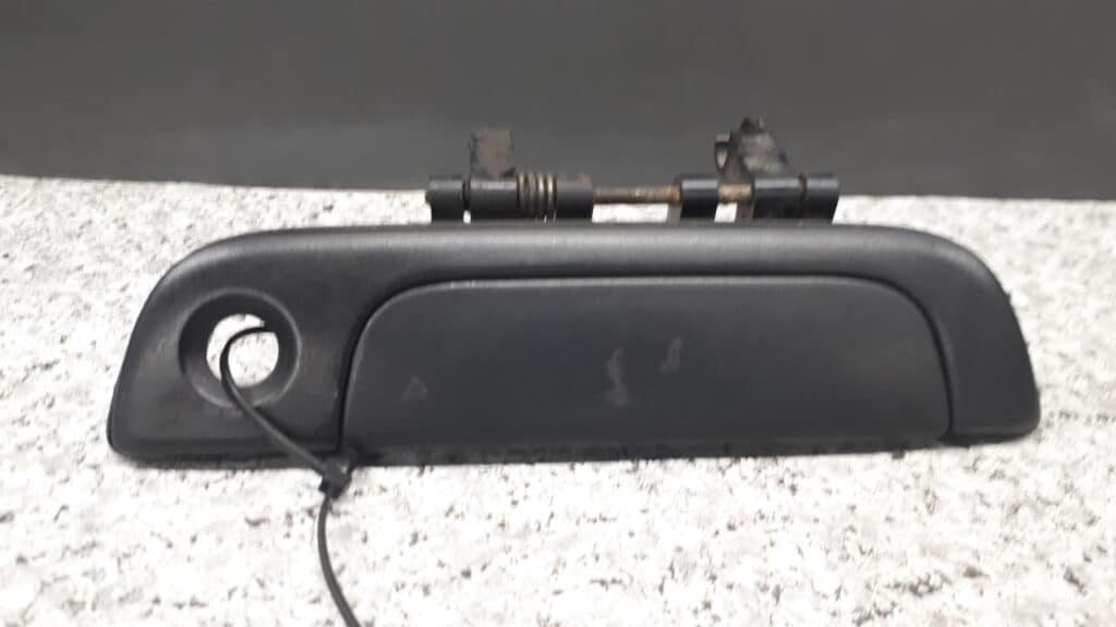 82810-60g0 klamka drzwi prawy przod suzuki baleno