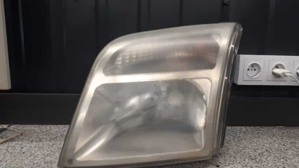 2T14-13005-ad reflektor lewy ford transit connent i