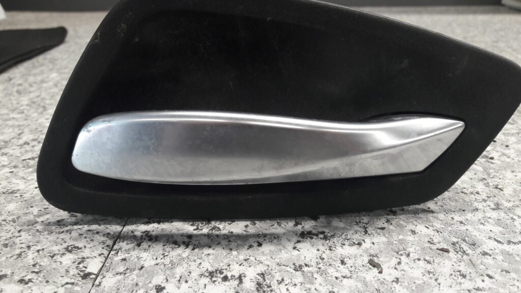 7144546 klamka wewnetrzna prawy tyl bmw e90