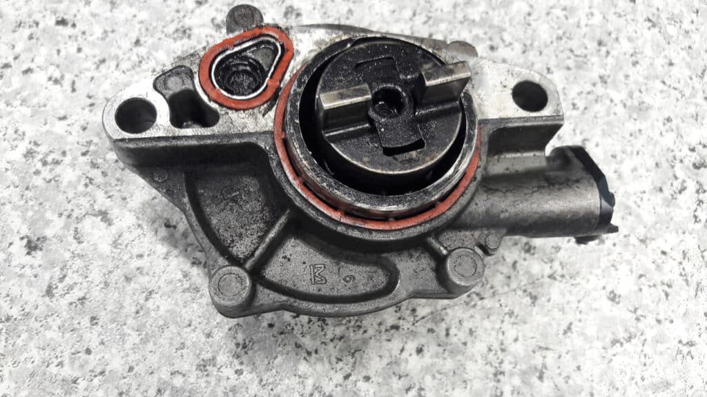 9658701680 pompa vacum ford fiesta mk VI