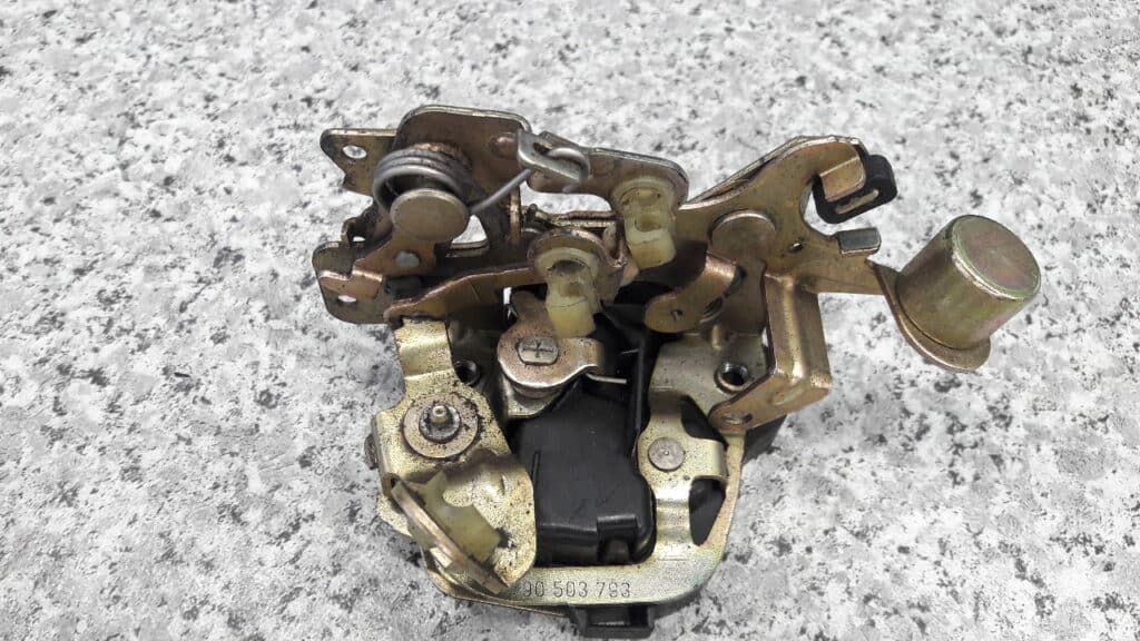 90503793 zamek drzwi opel corsa b