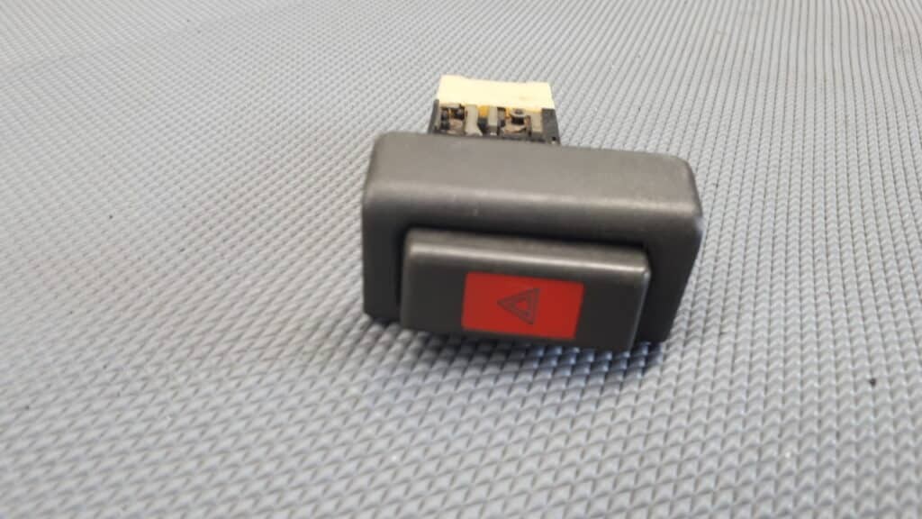 20-176sae wlacznik swiatel awaryjnych tyota celica t23