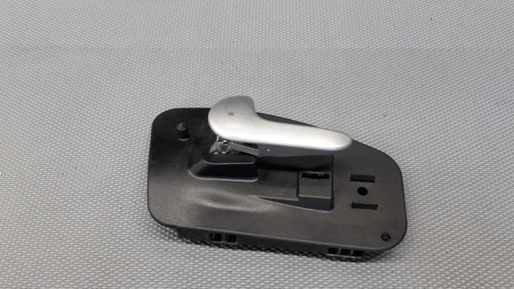 13110962 Klamka wewnętrzna prawy tył opel corsa