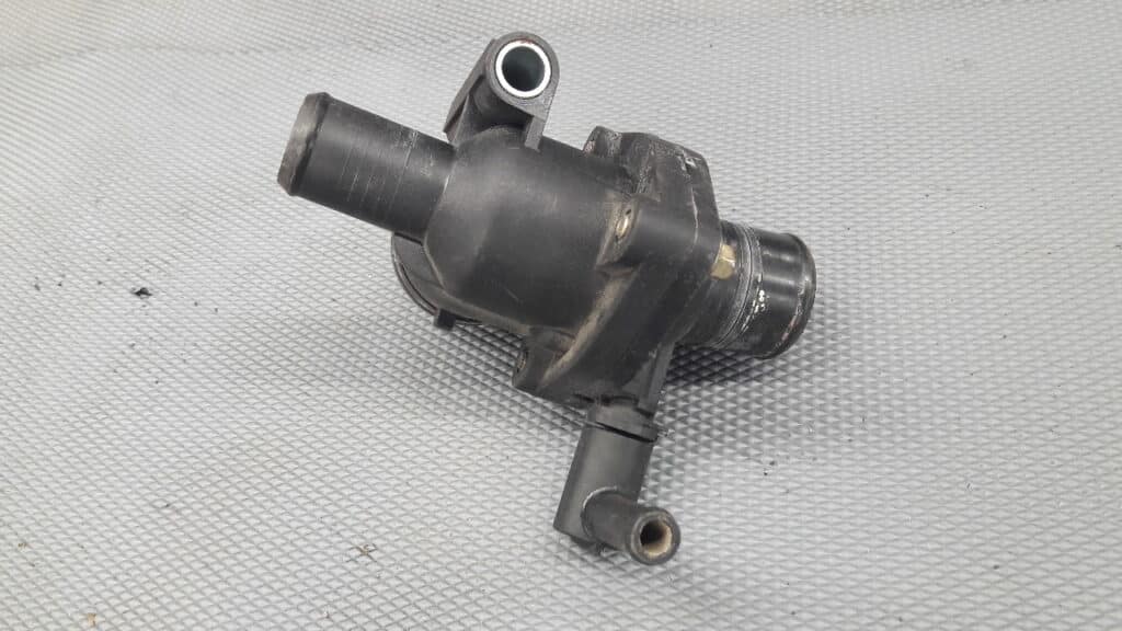 2s7q-8594-aa obudowa termostatu Ford Mondeo MK3 TDCI