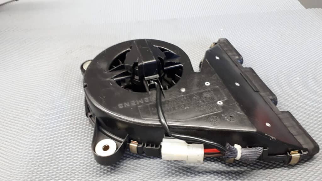 8376002 wentylator tylnej szyby bmw e36 cabrio