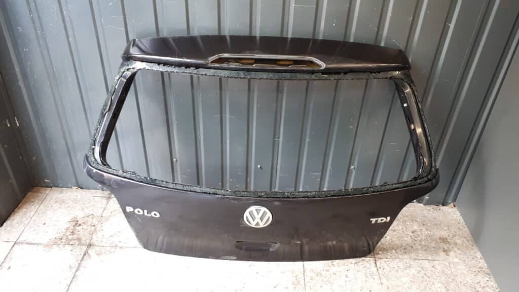 Klapa bagażnika tył VW Polo 9N CZARNA