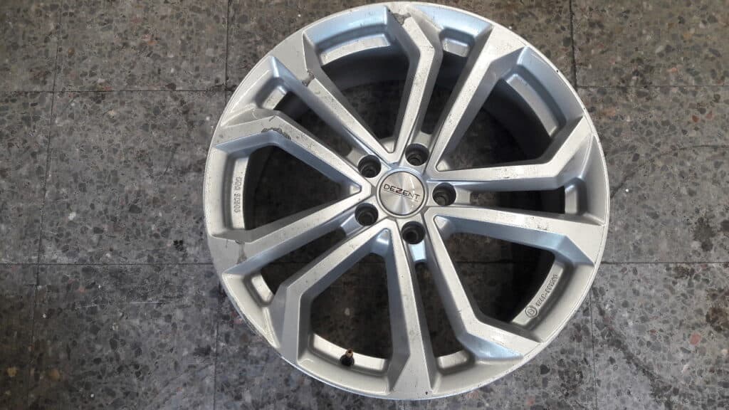 8JX19 Felga aluminiowa Dezent 19cali H2 ET45 5x112
