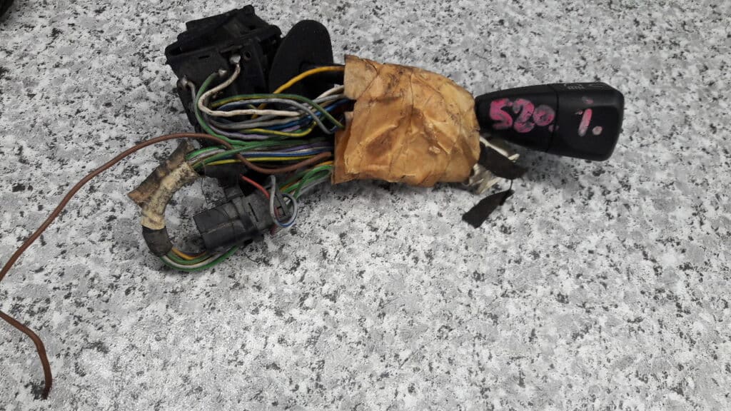 1382870 przelacznik swiatel bmw e32 e34