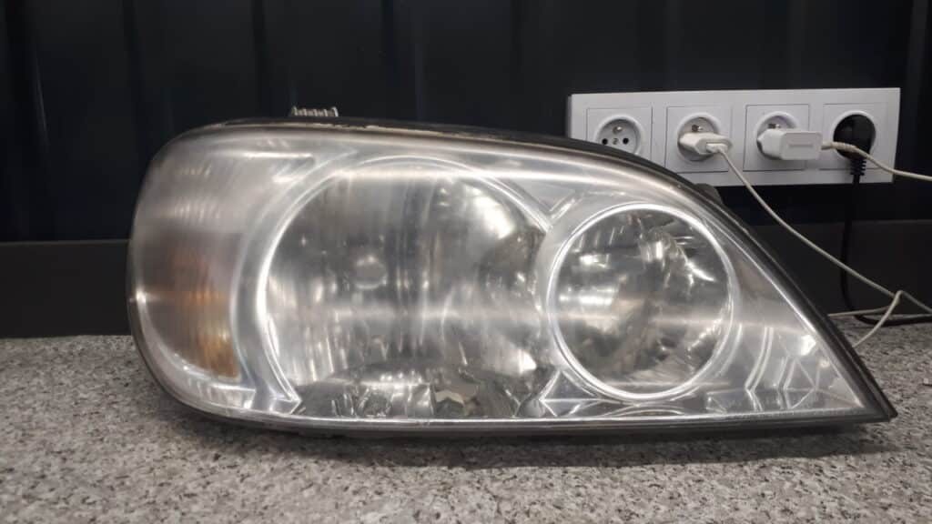 0k53a51020 reflektor prawy Kia Carnival I