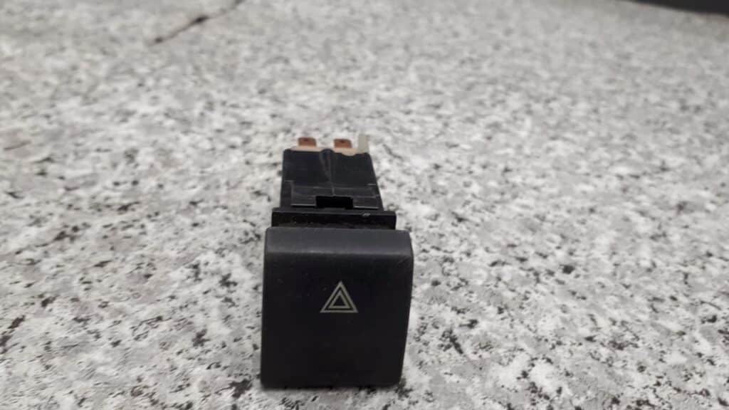 przycisk świateł awaryjnych  CITROEN XANTIA X1