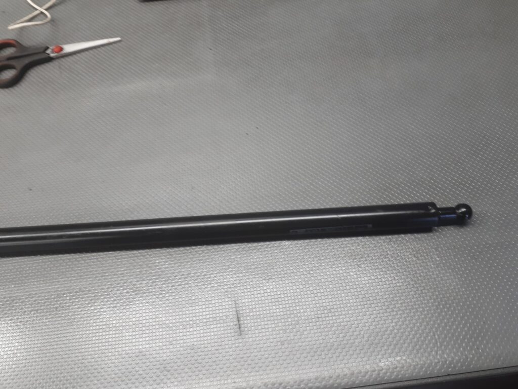 9563914480 Silownik klapy Citroen XM