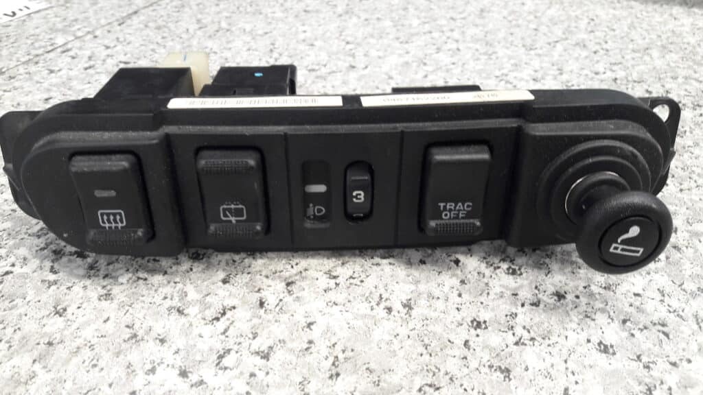 04671622AD panel przelacznikow chrysler pt cruiser