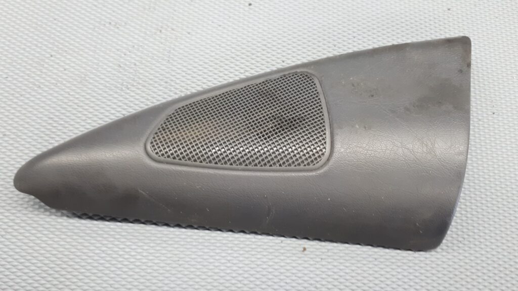 a1638202002 maskownica glosnika trojkat mercedes ml w163