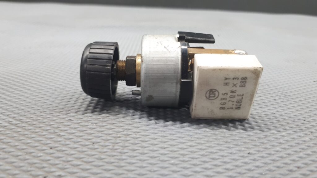 RGB5HY pokretlo podnoszenia  swiatel toyota camry 96r
