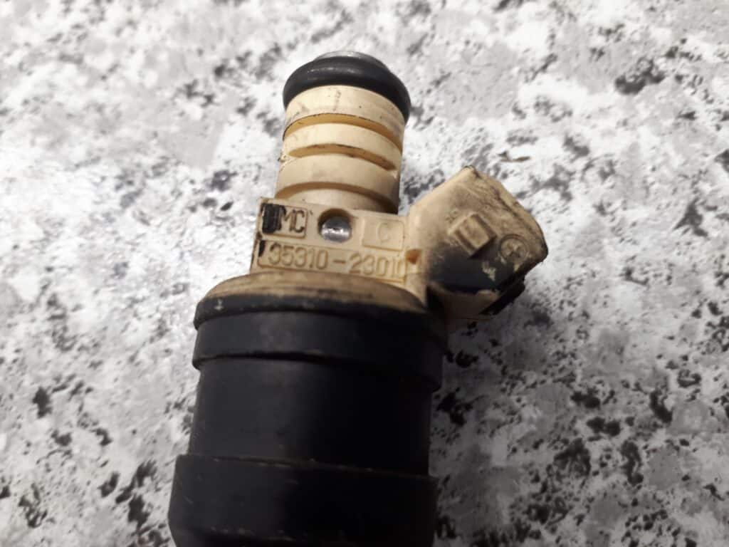 35310-23010 wtryskiwacz hyundai coupe 1,6 16v