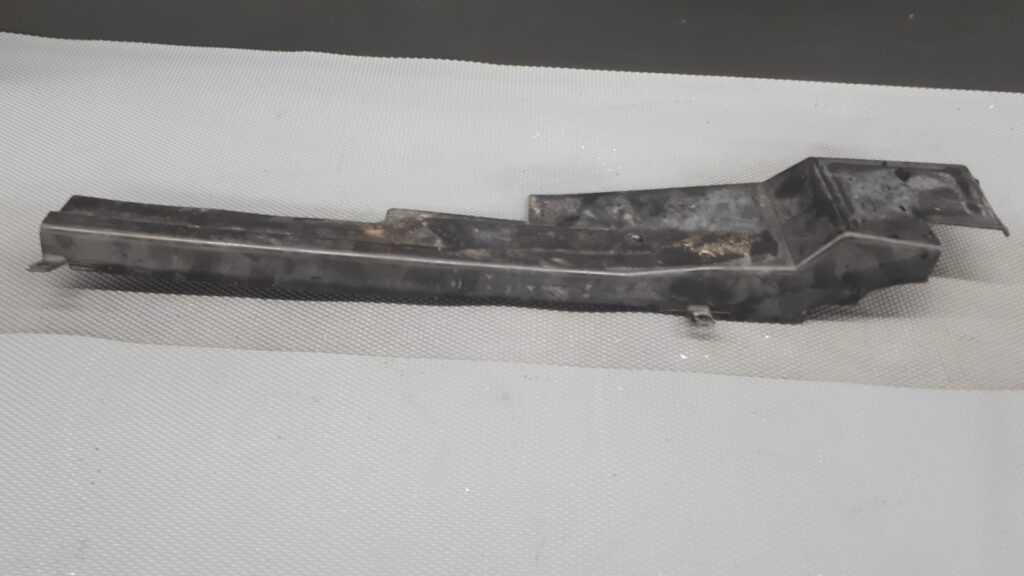 a1636840418 listwa nakładka progowa prawy tył mercedes ml w163