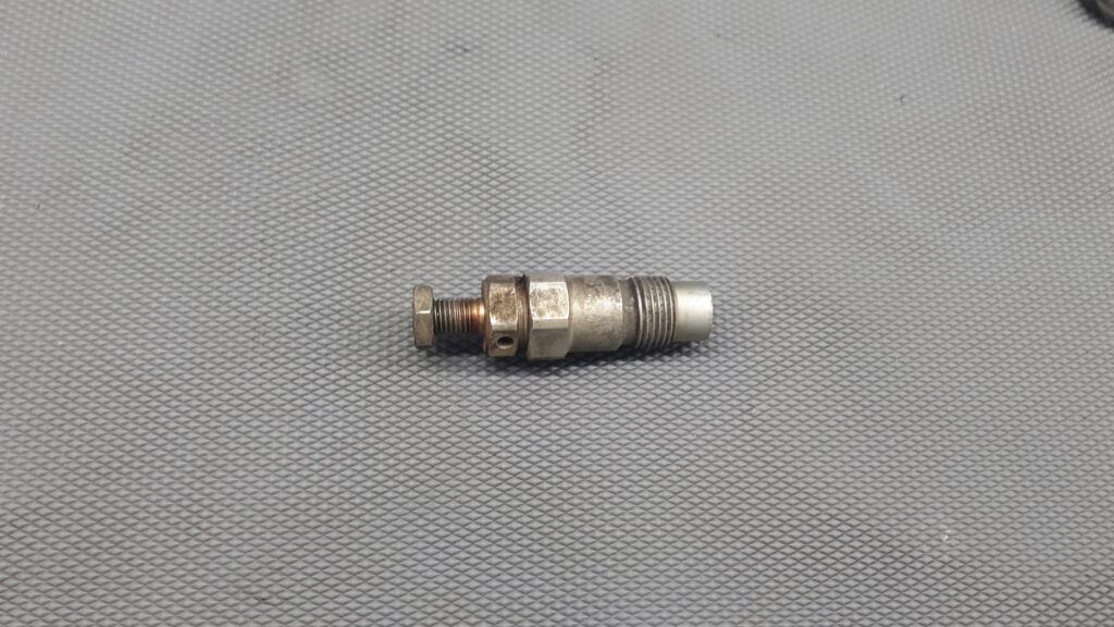 71-1361 wtrysk wtryskiwacz nissan SUNNY B11 2.0