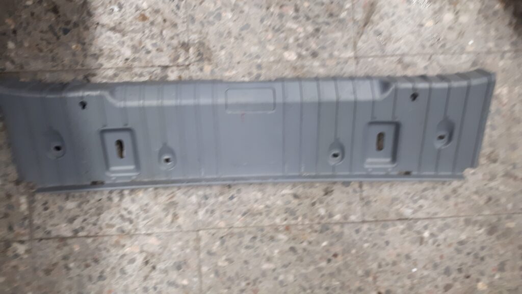 7059258 oslona pasa tylnego bmw e90